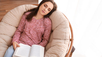 220318142027_woman-asleep-350x197-1