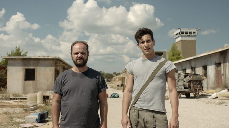 in-the-strange-pursuit-of-laura-durand-3